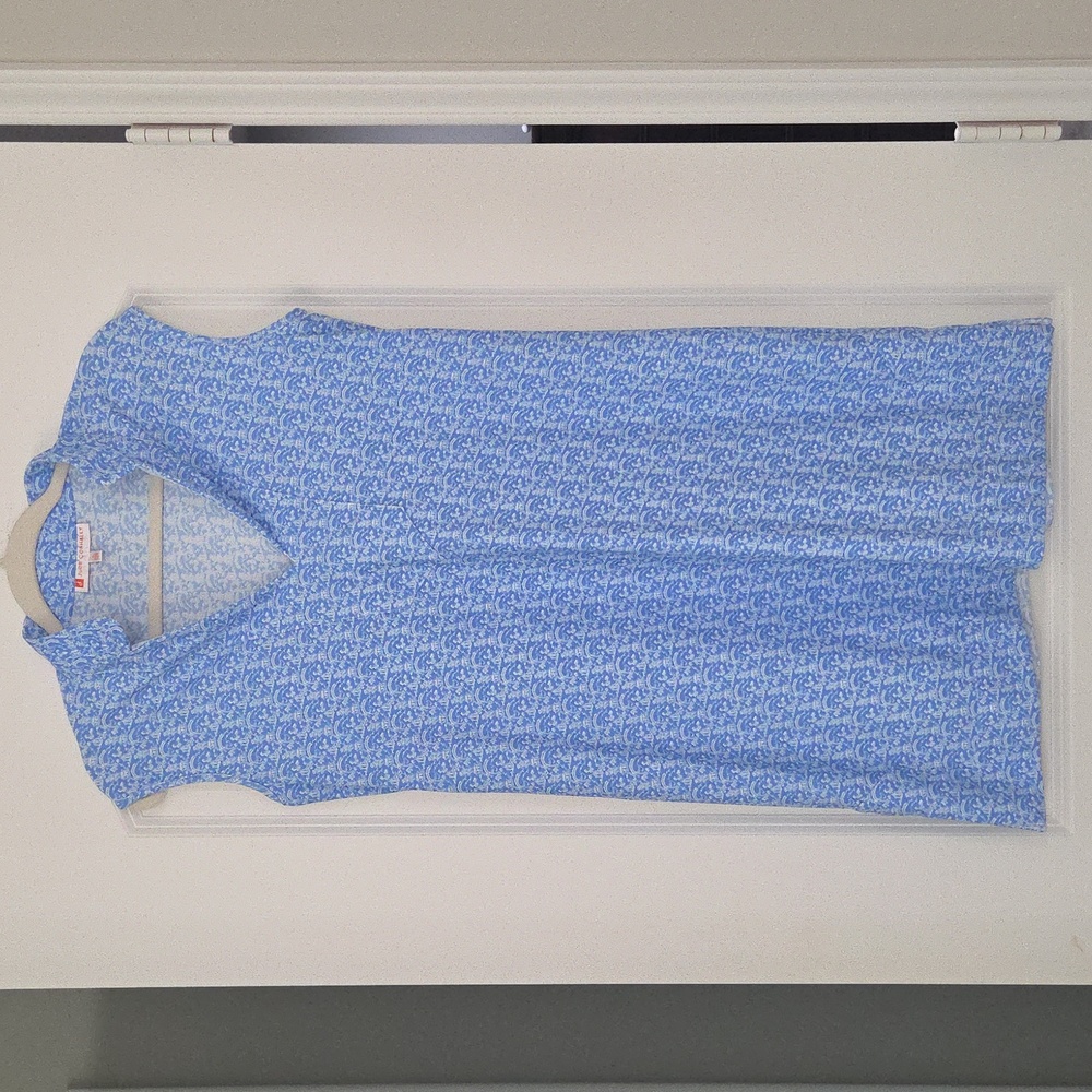 Jude Connally, Beautiful Light Blue Kristin Dress With A White Pagoda Pattern. M